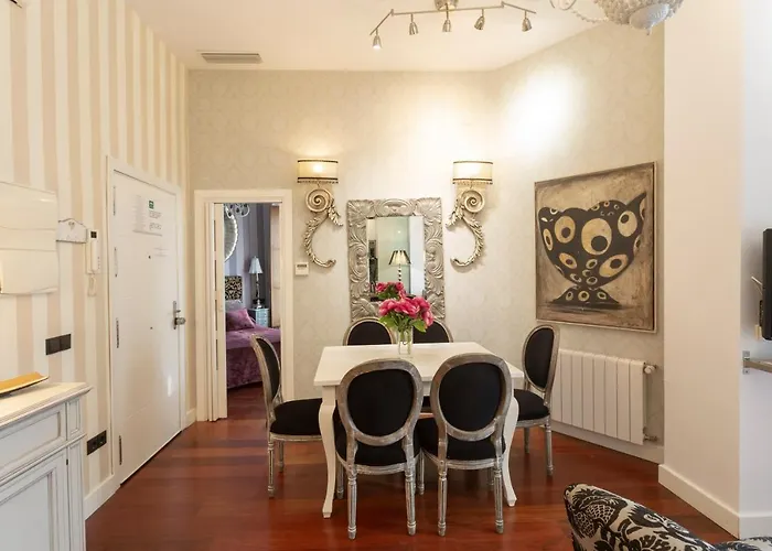 Giralda Sevilla Apartment